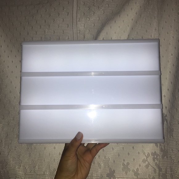 Personal LED Light Box - Picture 3 of 3